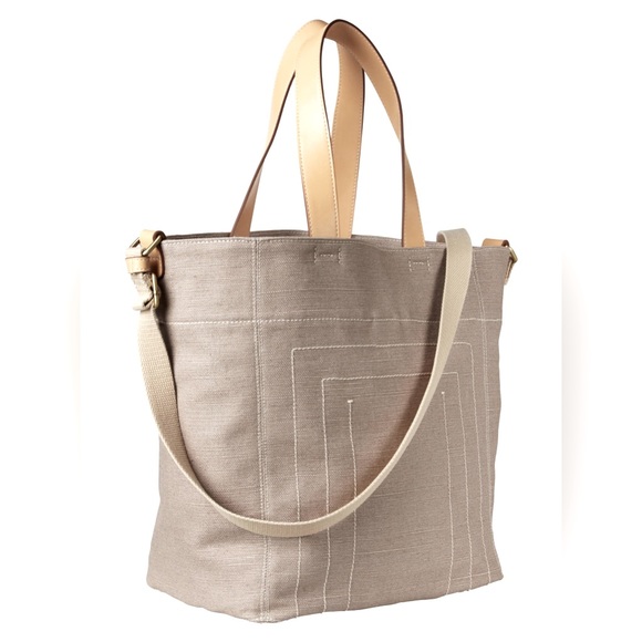 GAP Handbags - GAP tote bag